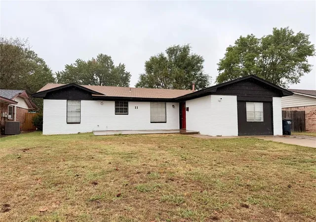 Photo 1 of Single family home for sale at 11 Osage Dr, Shawnee, OK 74801 | MLS# 1249351 | Listing updated on 2026-10-05