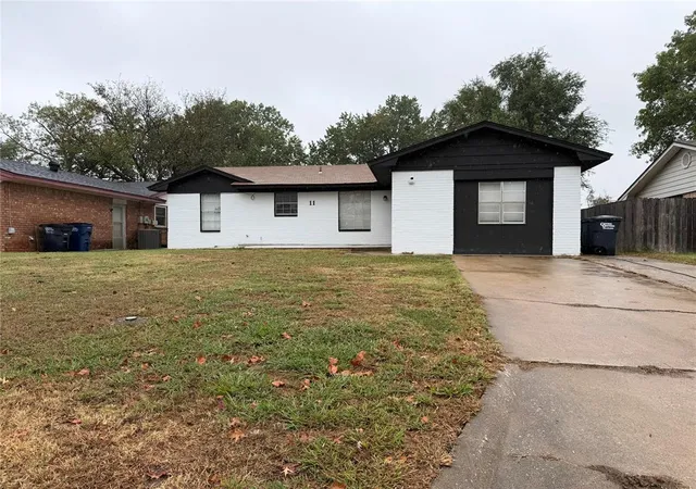 Photo 2 of Single family home for sale at 11 Osage Dr, Shawnee, OK 74801 | MLS# 1249351 | Listing updated on 2026-10-05