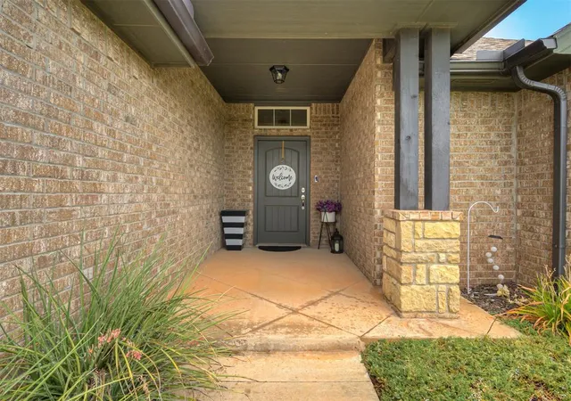 Photo 3 of Single family home for sale at 18512 Winamack Rd, Edmond, OK 73012 | MLS# 1249358 | Listing updated on 2026-09-17