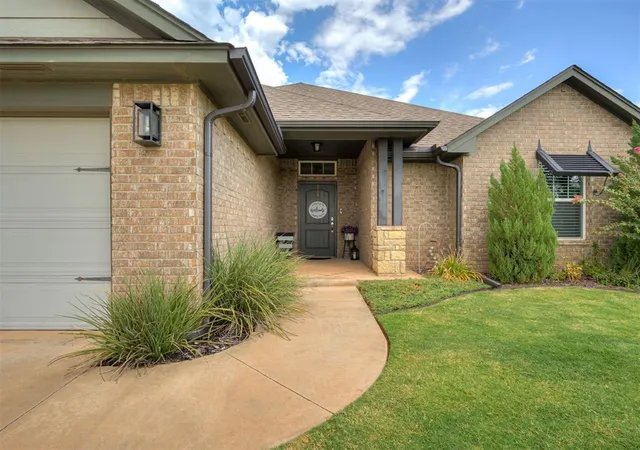 Photo 3 of Single family home for sale at 18512 Winamack Rd, Edmond, OK 73012 | MLS# 1249358 | Listing updated on 2026-10-08