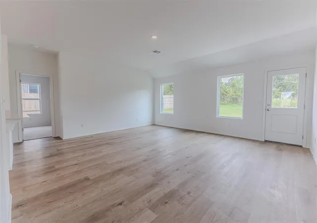 Photo 3 of Single family home for sale at 40984 Alpine Meadows Dr, Shawnee, OK 74804 | MLS# 1249359 | Listing updated on 2026-09-17