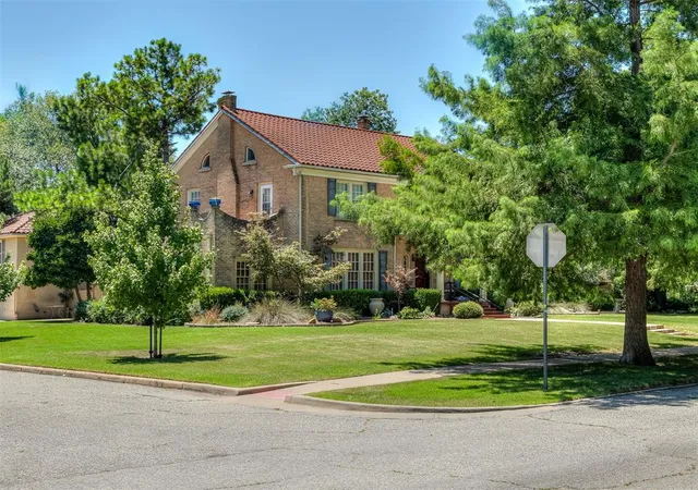 Photo 2 of Single family home for sale at 3300 Nw 19th Street, Oklahoma City, OK 73107 | MLS# 1249366 | Listing updated on 2026-10-19