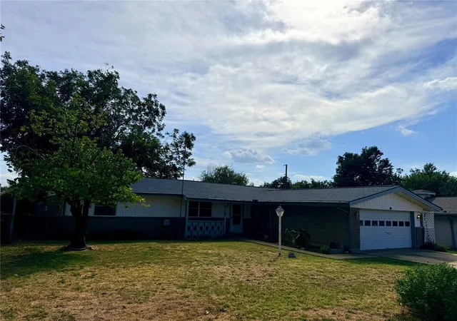 Photo 2 of Sale Pending at 8332 Nw 35th Street, Bethany, OK 73008 | MLS# 1249373 | Listing updated on 2026-10-01