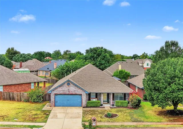 Single family home for sale at 1109 Bradford Pl, Edmond, OK 73012 | MLS# 1249378