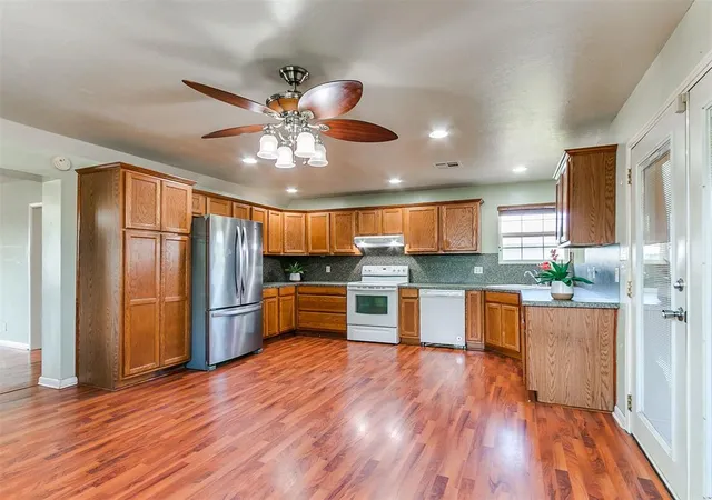 Photo 3 of Sale Pending at 4015 N Chapman Ave, Shawnee, OK 74804 | MLS# 1249404 | Listing updated on 2026-09-21
