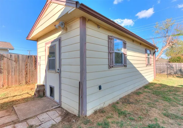 Photo 3 of Sale Pending at 4015 N Chapman Ave, Shawnee, OK 74804 | MLS# 1249404 | Listing updated on 2026-09-21