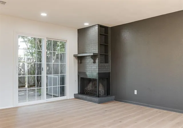 Photo 4 of Townhouse for sale at 2717 Indian Crk Blvd, Oklahoma City, OK 73120 | MLS# 1249440 | Listing updated on 2026-09-17
