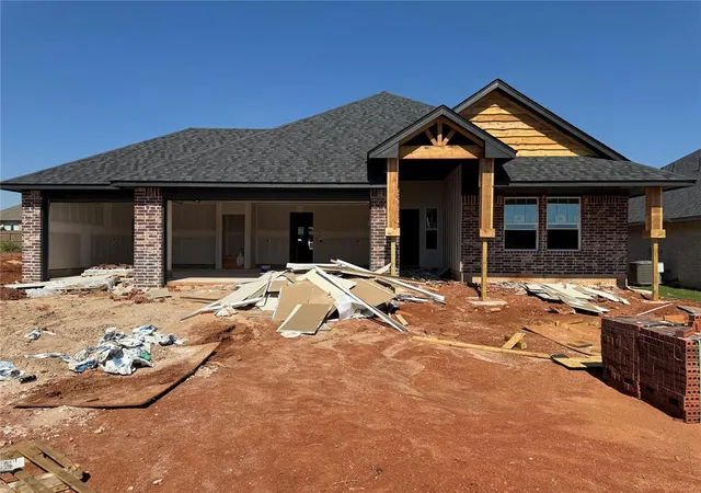 Single family home for sale at 11817 NW 119th Street, Yukon, OK 73099 | MLS# 1249464