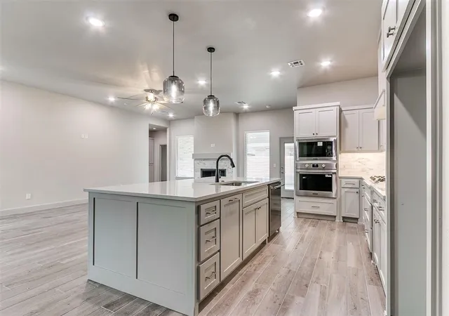 Photo 4 of Single family home for sale at 16108 Segovia Dr, Oklahoma City, OK 73170 | MLS# 1249467 | Listing updated on 2026-10-06