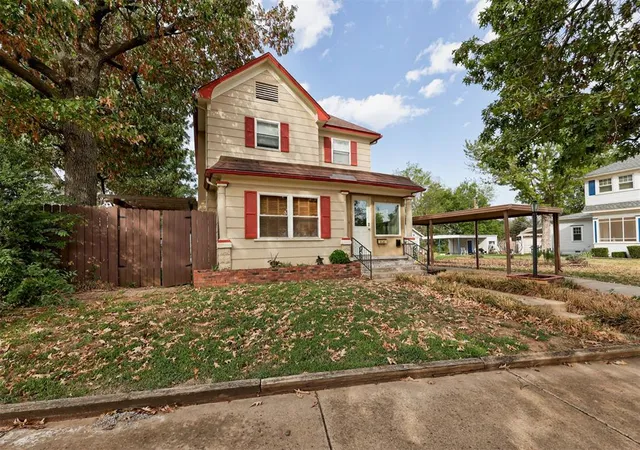 Photo 1 of Single family home for sale at 405 N Park Pl, Guthrie, OK 73044 | MLS# 1249471 | Listing updated on 2026-10-08