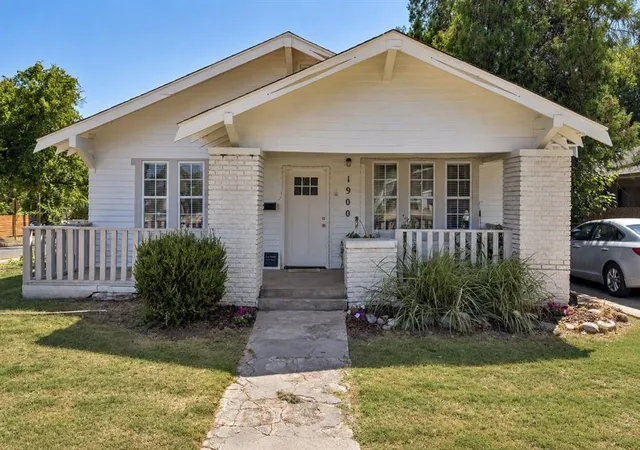 Photo 1 of House for sale at 1900 W Park Pl, Oklahoma City, OK 73106 | MLS# 1249473 | Listing updated on 2026-09-18