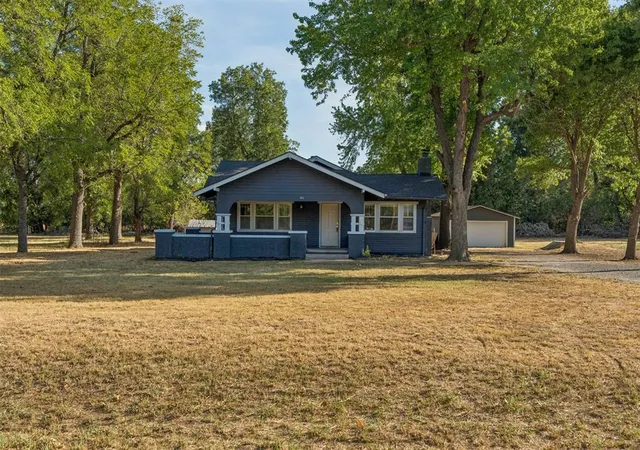 Single family home for sale at 401 E Van Buren St, Crescent, OK 73028 | MLS# 1249482