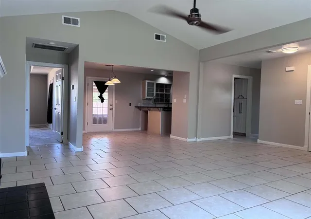 Photo 3 of Sale Pending at 2932 Laurel Cir, Altus, OK 73521 | MLS# 1249493 | Listing updated on 2026-09-29