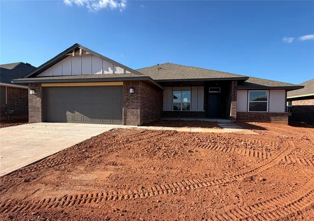 Single family home for sale at 4003 Abingdon Dr, Norman, OK 73026 | MLS# 1249495