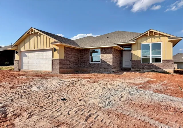 Photo 2 of Single family home for sale at 4007 Abingdon Dr, Norman, OK 73026 | MLS# 1249499 | Listing updated on 2026-10-02