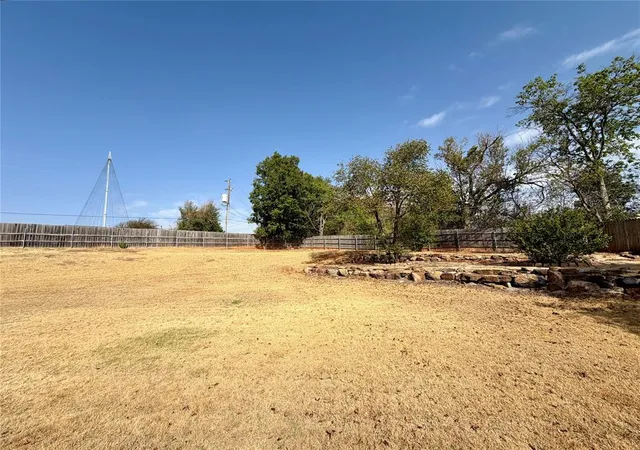 Photo 33 of Sale Pending at 2706 Timber Ct, Chickasha, OK 73018 | MLS# 1249506 | Listing updated on 2026-10-14