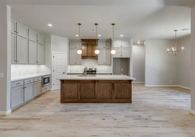 Photo 4 of Single family home for sale at 9324 SW 42nd Street, Oklahoma City, OK 73179 | MLS# 1249510 | Listing updated on 2026-09-23