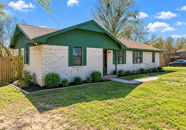 Photo 1 of Single family home for sale at 2857 Bussell Ridge Rd, Ardmore, OK 73401 | MLS# 1249512 | Listing updated on 2026-09-17