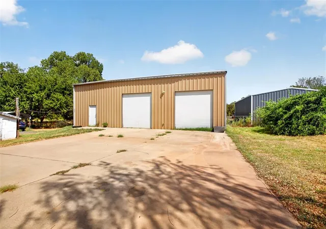 Photo 3 of Single family home for sale at 9280 Jasper Dr, Jones, OK 73049 | MLS# 1249518 | Listing updated on 2026-10-20