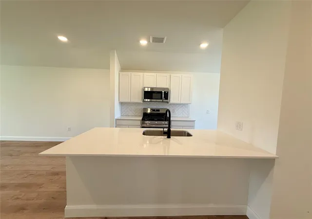 Photo 3 of Single family home for sale at 21228 Se 31st Street, Harrah, OK 73045 | MLS# 1249532 | Listing updated on 2026-10-20