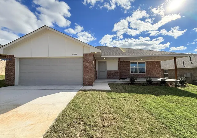 Photo 1 of Single family home for sale at 21232 Se 31st Street, Harrah, OK 73045 | MLS# 1249539 | Listing updated on 2026-10-20