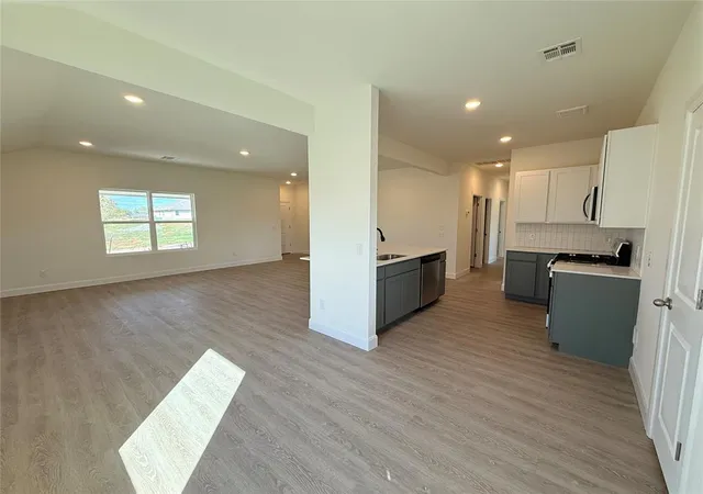 Photo 3 of Single family home for sale at 21232 Se 31st Street, Harrah, OK 73045 | MLS# 1249539 | Listing updated on 2026-10-20