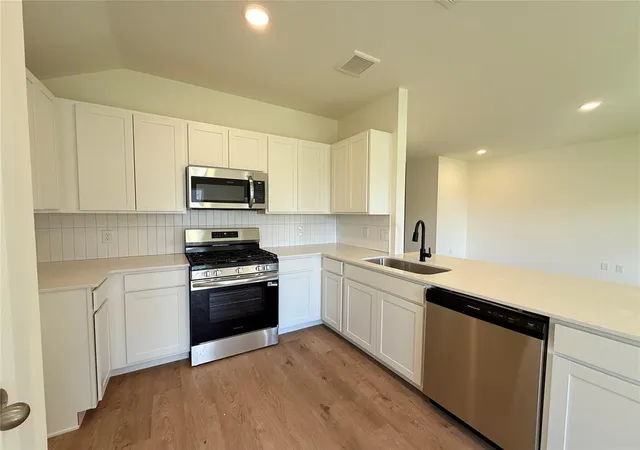Photo 3 of Single family home for sale at 21236 Se 31st Street, Harrah, OK 73045 | MLS# 1249545 | Listing updated on 2026-10-20