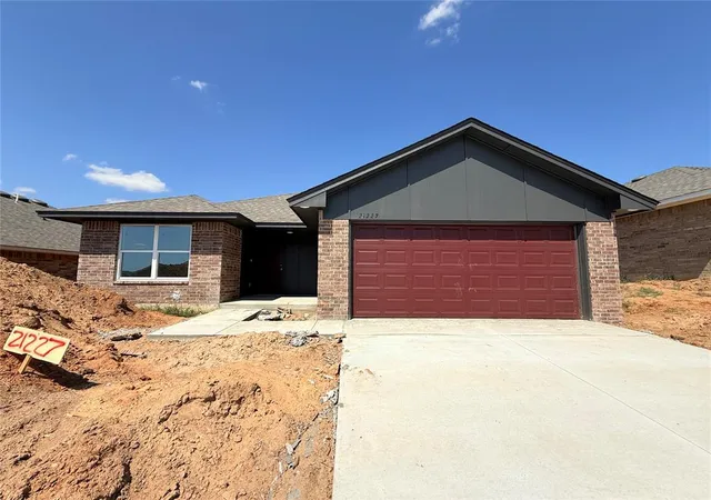 Photo 1 of Single family home for sale at 21227 Se 32nd Street, Harrah, OK 73045 | MLS# 1249546 | Listing updated on 2026-09-18