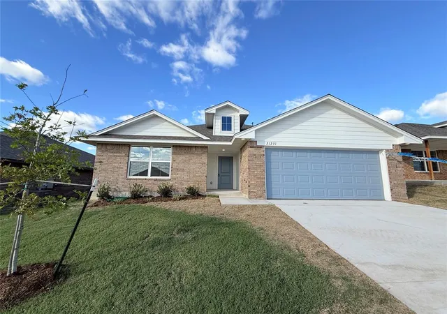 Photo 1 of Single family home for sale at 21231 Se 32nd Street, Harrah, OK 73045 | MLS# 1249548 | Listing updated on 2026-10-20
