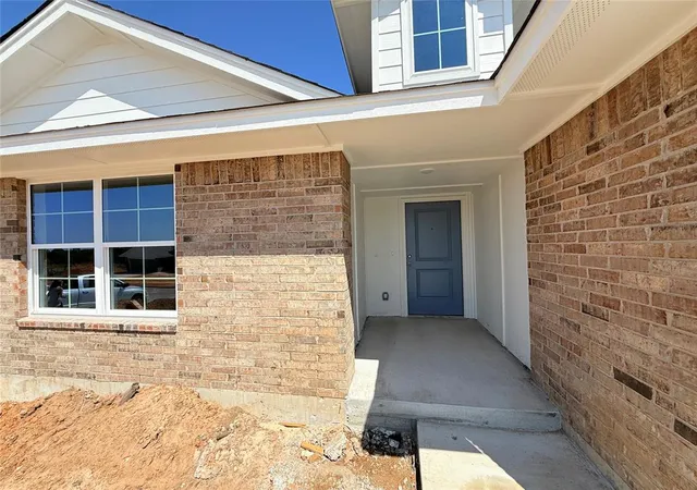 Photo 2 of Single family home for sale at 21231 Se 32nd Street, Harrah, OK 73045 | MLS# 1249548 | Listing updated on 2026-10-09