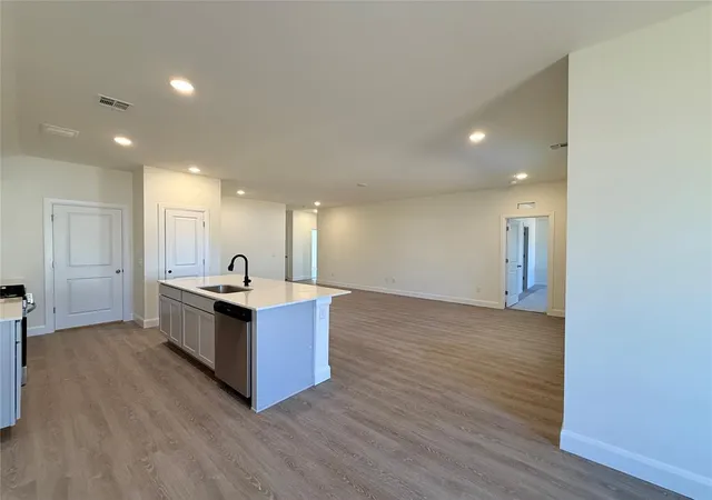 Photo 3 of Single family home for sale at 21231 Se 32nd Street, Harrah, OK 73045 | MLS# 1249548 | Listing updated on 2026-10-20