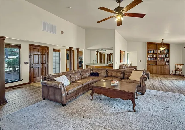 Photo 4 of Single family home for sale at 8225 Pleasant Oaks Dr, Edmond, OK 73034 | MLS# 1249564 | Listing updated on 2026-10-07