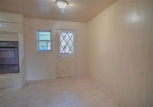Photo 4 of Single family home for sale at 1217 SW 46 Street, Oklahoma City, OK 73109 | MLS# 1249565 | Listing updated on 2026-09-18