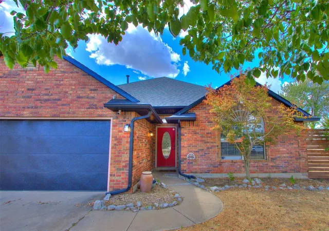 Photo 4 of Single family home for sale at 3217 Carey Pl, Moore, OK 73160 | MLS# 1249579 | Listing updated on 2026-09-17