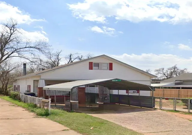 Photo 2 of Multi family home for sale at 717 W Dakota Ave, Chickasha, OK 73018 | MLS# 1249585 | Listing updated on 2026-09-17