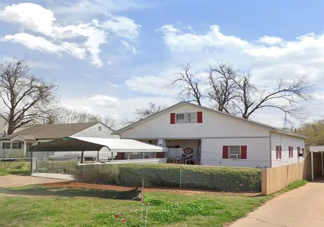 Photo 3 of Multi family home for sale at 717 W Dakota Ave, Chickasha, OK 73018 | MLS# 1249585 | Listing updated on 2026-09-17