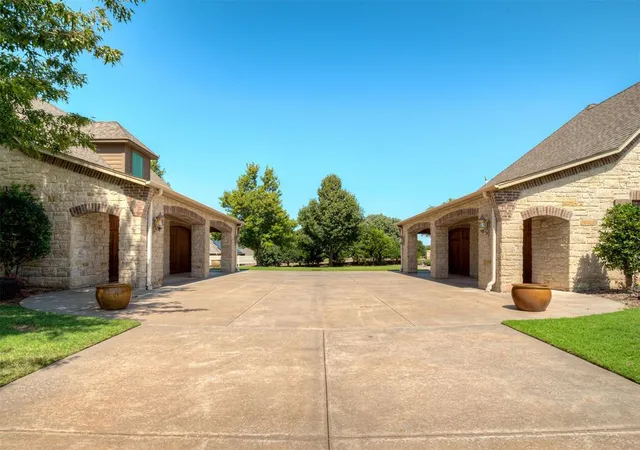Photo 1 of Single family home for sale at 5950 Cox Cyn Dr, Guthrie, OK 73044 | MLS# 1249586 | Listing updated on 2026-09-24