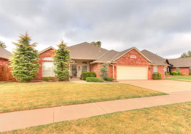 Single family home for sale at 4120 Pine Hl Rd, Norman, OK 73072 | MLS# 1249588