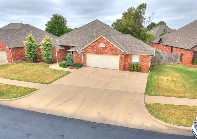 Photo 3 of Single family home for sale at 4120 Pine Hl Rd, Norman, OK 73072 | MLS# 1249588 | Listing updated on 2026-10-07