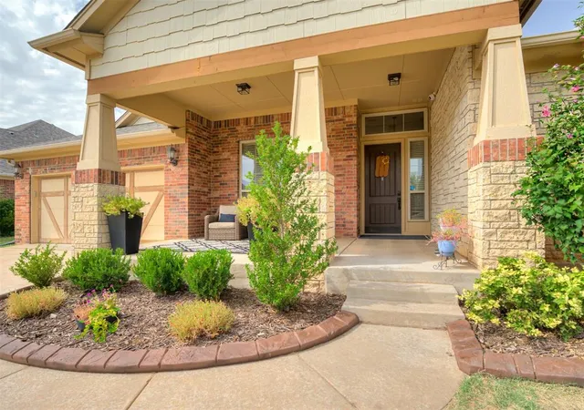 Photo 2 of Single family home for sale at 18401 Mesa Rd, Edmond, OK 73012 | MLS# 1249589 | Listing updated on 2026-09-23