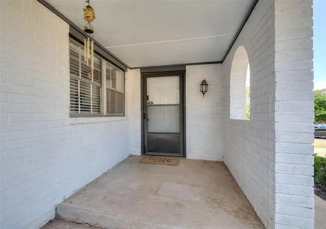 Photo 3 of Single family home for sale at 3216 E Noble Dr, Edmond, OK 73034 | MLS# 1249592 | Listing updated on 2026-09-18