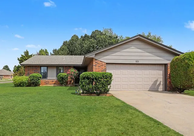 Photo 1 of Sale Pending at 521 Cherryvale Rd, Edmond, OK 73003 | MLS# 1249593 | Listing updated on 2026-10-03