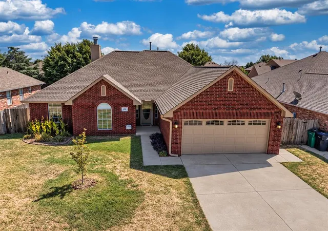 Photo 1 of Single family home for sale at 808 W Vickery Ave, Yukon, OK 73099 | MLS# 1249600 | Listing updated on 2026-10-20