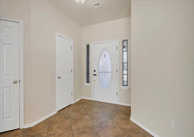 Photo 3 of Single family home for sale at 808 W Vickery Ave, Yukon, OK 73099 | MLS# 1249600 | Listing updated on 2026-10-07