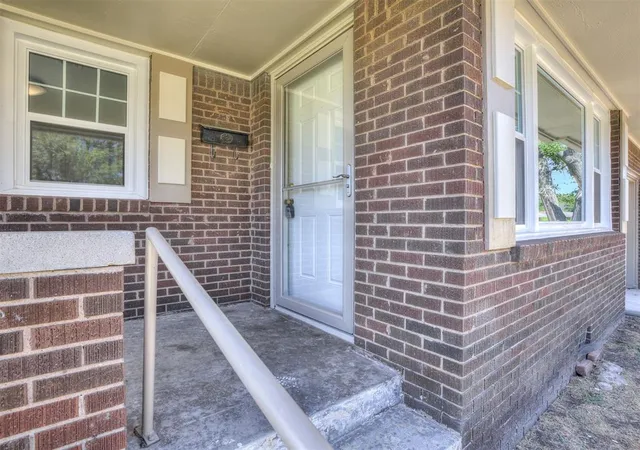 Photo 2 of Single family home for sale at 1900 Sheffield Rd, Oklahoma City, OK 73120 | MLS# 1249613 | Listing updated on 2026-09-20