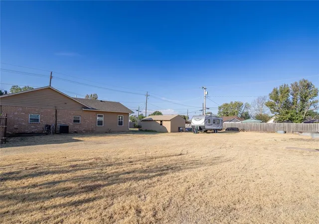 Photo 21 of Single family home for sale at 118 N 11th Street, Thomas, OK 73669 | MLS# 1249621 | Listing updated on 2026-09-24