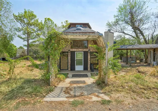 Photo 3 of Single family home for sale at 201 Skyridge Trl, Noble, OK 73068 | MLS# 1249660 | Listing updated on 2026-10-05