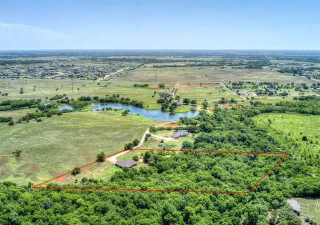 Photo 3 of Single family home for sale at 2805 Ne Edmond Rd, Piedmont, OK 73078 | MLS# 1249680 | Listing updated on 2026-09-23