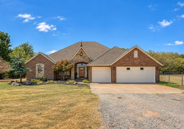 Photo 4 of Single family home for sale at 2805 NE Edmond Rd, Piedmont, OK 73078 | MLS# 1249680 | Listing updated on 2026-09-23