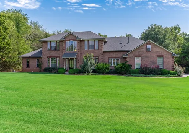 Photo 1 of Single family home for sale at 940 Lake Vista Rd, Edmond, OK 73034 | MLS# 1249683 | Listing updated on 2026-10-01